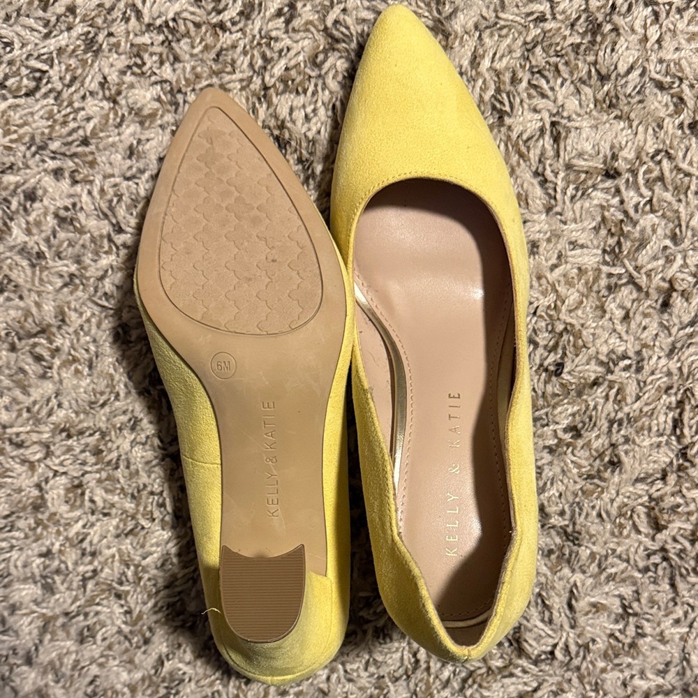 Kelly & Katie Bright Yellow Heels - Picture 3 of 8
